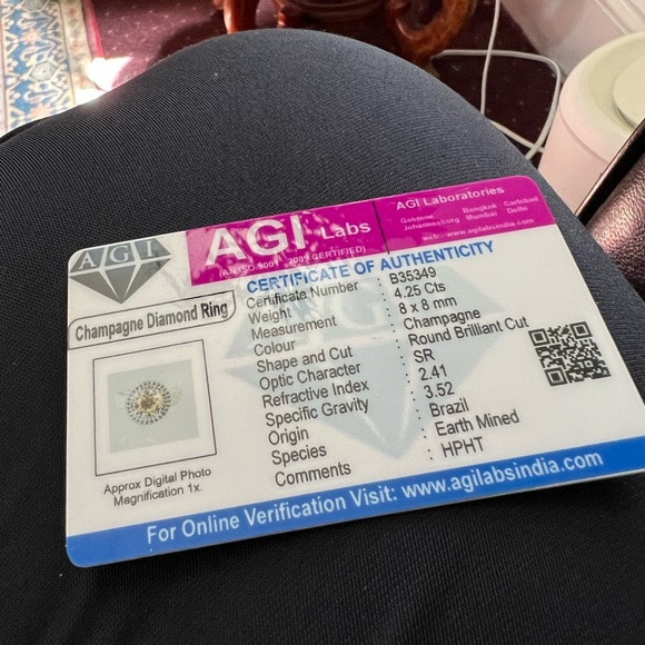 Ring diamond very sparkly nice ring for queen - Picture 6 of 7